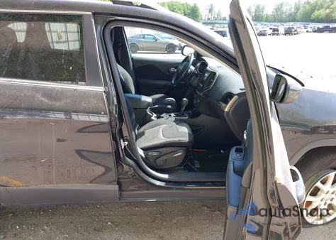 2014 Jeep Cherokee Latitude z USA, uszkodzony, nr VIN 1C4PJMCS3EW184984